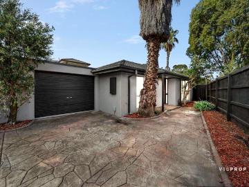 Stylish Fully Renovated Unit in a Prime St Albans Location
