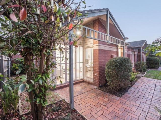 Stylish Fully Renovated Villa in a Coveted Alphington Setting