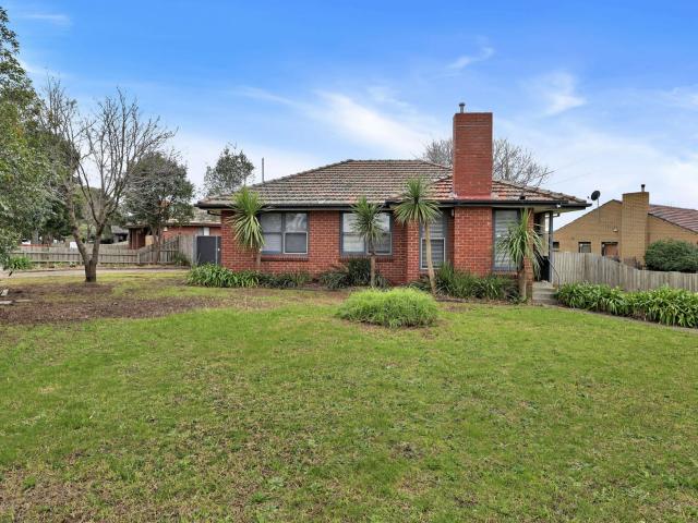 Stylish Fully Renovated Home – Modern All Electric Living