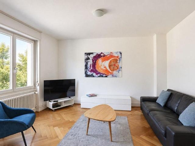 Stylish furnished 4 room apartment with balcony