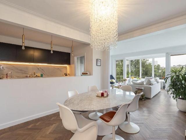 Stylish furnished 2 bed apt Antwerp