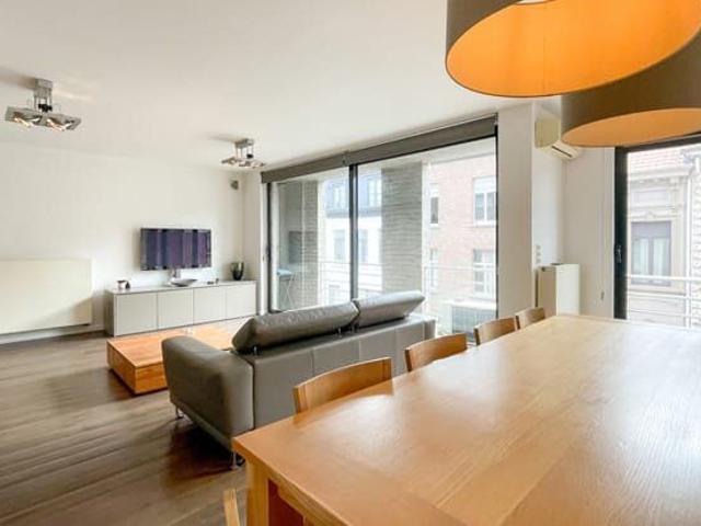 stylish furnished 2 bedroom apartment in Antwerp South