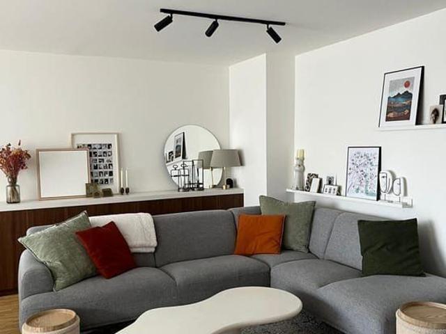 Stylish furnished 2 bedroom apartment with terrace & parking