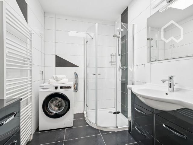 Stylish furnished 2 room apartment in Düsseldorf Unterbilk with cleaning & parking option, Dusseldorf Amsterdam Apartments for Rent