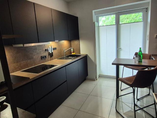 Stylish furnished 3 room apartment with high quality fittings and quiet balcony