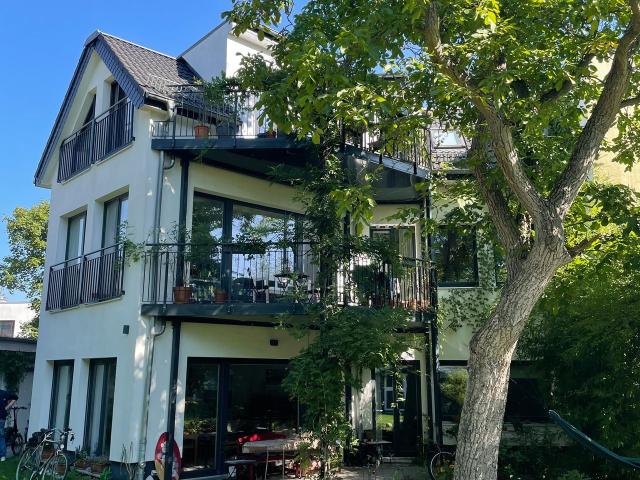 Stylish Furnished 3 Room Penthouse in Berlin Pankow, Berlin Amsterdam Apartments for Rent