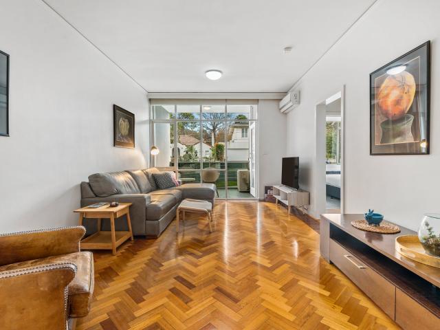 Stylish Apartment in a Prime, Leafy Location