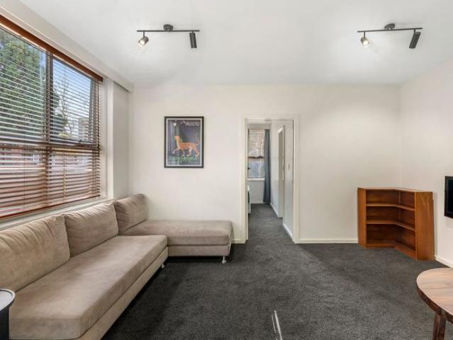 Stylish Furnished Apartment in Prime South Yarra Location