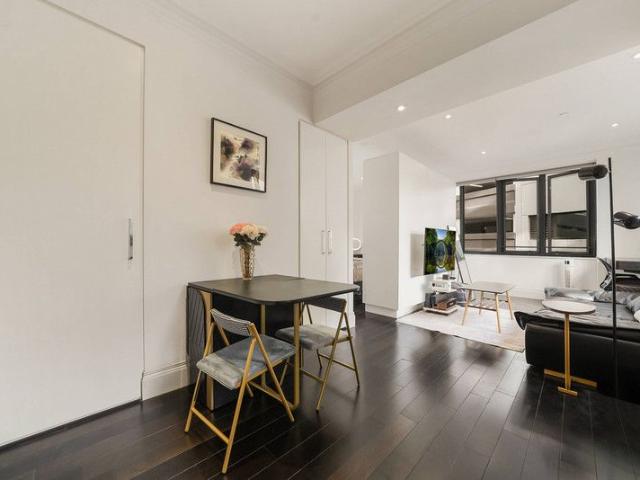Stylish Furnished Apartment in Prime Potts Point Location