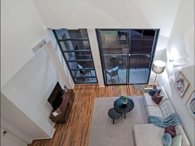 STYLISH FURNISHED APARTMENT IN VIBRANT LOCALE