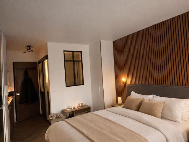 Stylish Furnished Apartment near Canal Saint Martin with parking