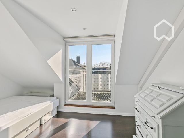 Stylish furnished apartment with balcony in Cologne Sülz, Koln Amsterdam Apartments for Rent