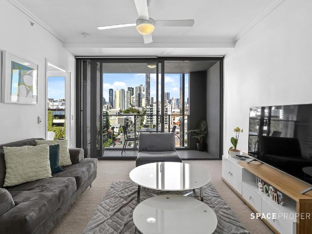 Stylish Furnished Apartment With Resort style Amenities & Stunning City Views