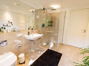 Stylish furnished apartment with stunning view of the Rhine Tower – in the heart of Düsseldorf’s Media Harbour, Dusseldorf Amsterdam Apartments for Rent