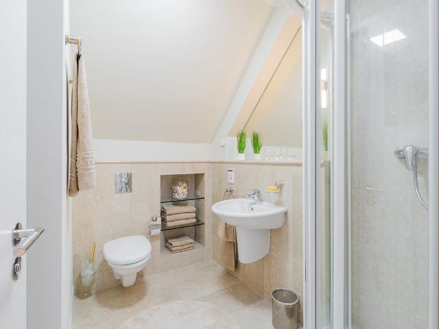 STYLISH FURNISHED ATTIC APARTMENT IN GRUNEWALD, Berlin Amsterdam Apartments for Rent