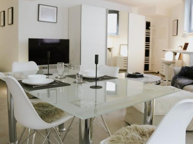 Stylish & Furnished basement Studio Apartment in Private Street, Bochum Amsterdam Apartments for Rent