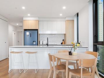 Stylish Furnished Coastal Apartment in the Heart of Surfers Paradise