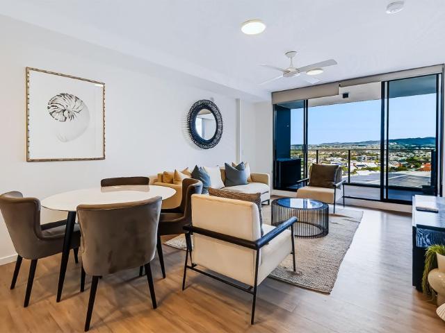 Stylish Furnished Living in the Heart of Varsity Lakes