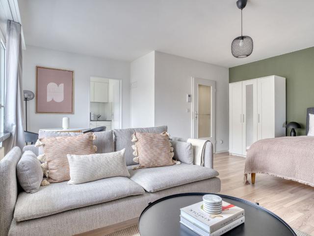 Stylish Furnished Studio with Balcony in Basel Iselin, Basel Amsterdam Apartments for Rent