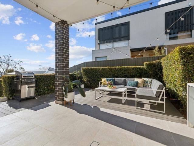 Stylish family townhouse offering prime convenience