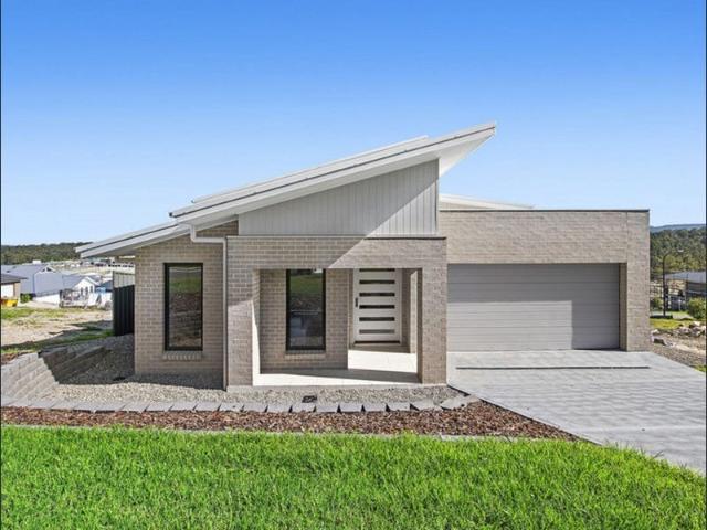 Stylish, 4 Bedroom, 2 bath, 3 toilets, 2 car garage, Family Comfort, Stunning Mount Sugarloaf Views, with move in ready option high end furniture
