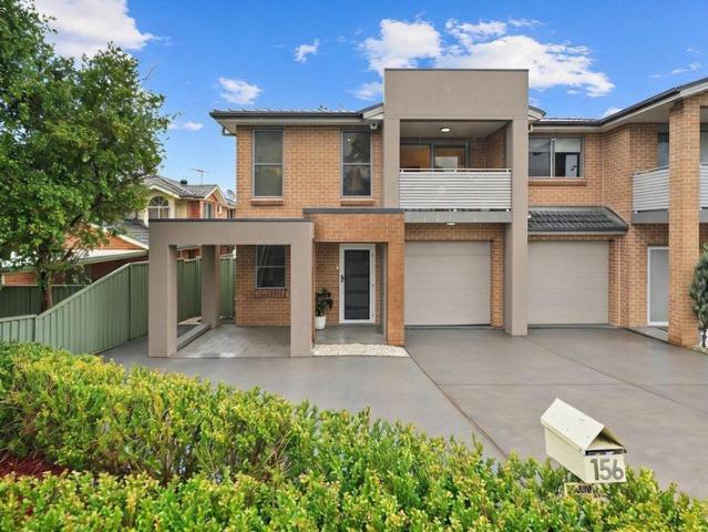 Stylish Family Duplex with Spacious Indoor & Outdoor Living