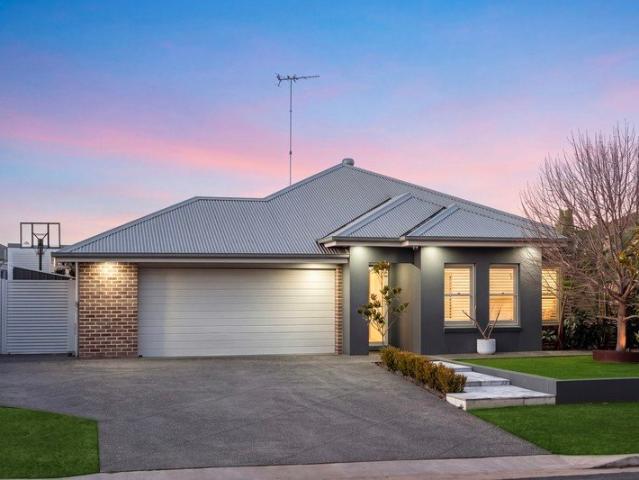 Stylish Family Entertainer with Pool & Expansive Backyard