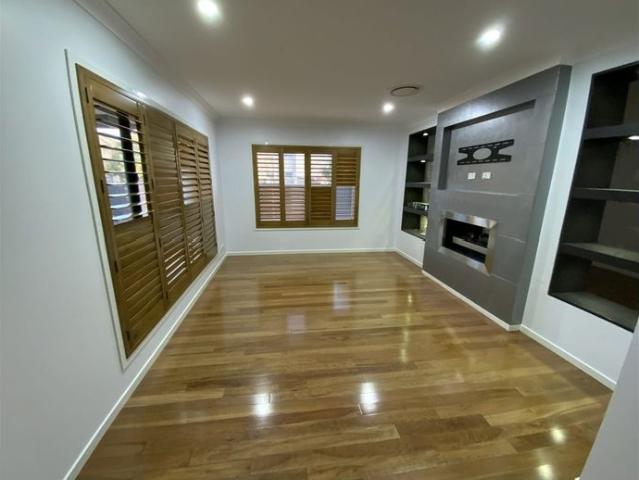 Stylish Family Haven in Moorebank Perfect for Entertaining!