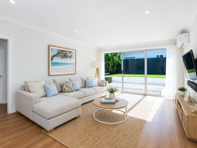 STYLISH FAMILY HOME IN A GREAT LOCATON!
