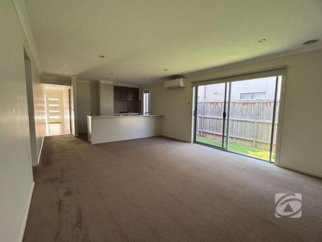 STYLISH FAMILY HOME IN CONVENIENT LOCATION