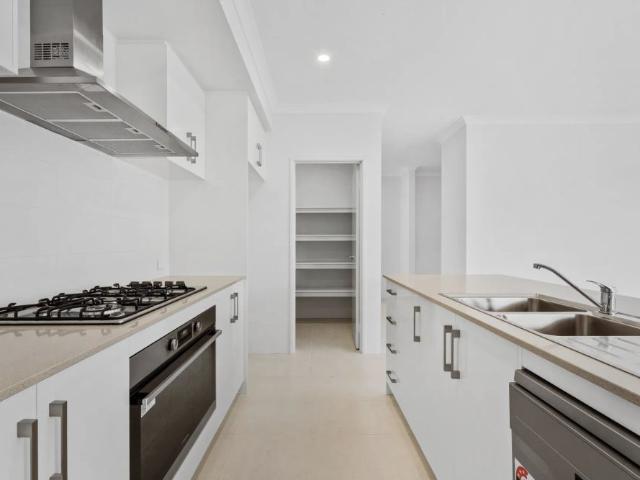 Stylish Family Home in Prime Secret Harbour Location