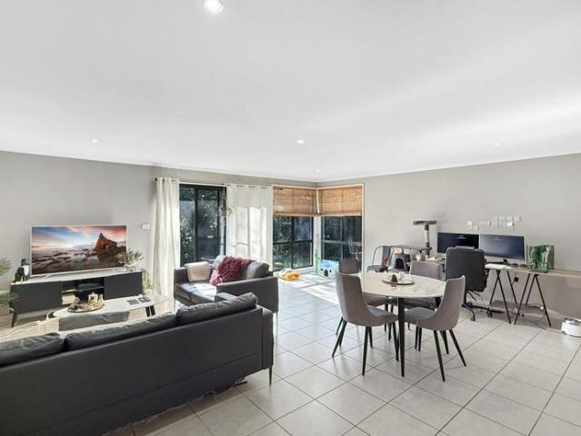 Stylish Family Home in the Heart of Valentine
