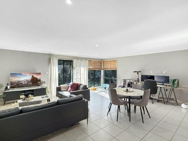 Stylish Family Home in the Heart of Valentine