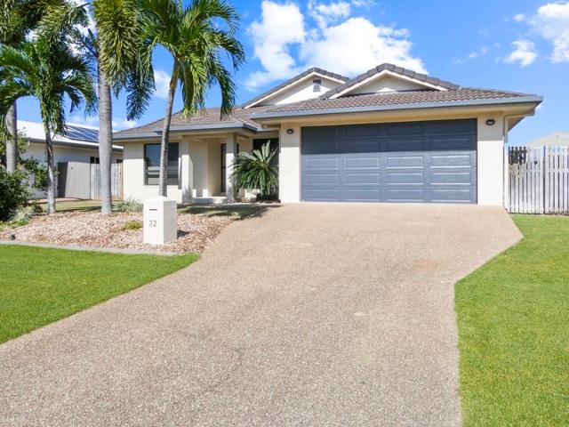 Stylish Family Home in the Heart of Bushland Beach
