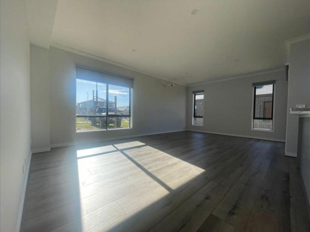 Stylish Family Home in the Prestigious Minta Estate!