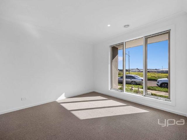 Stylish Family Home in Truganina