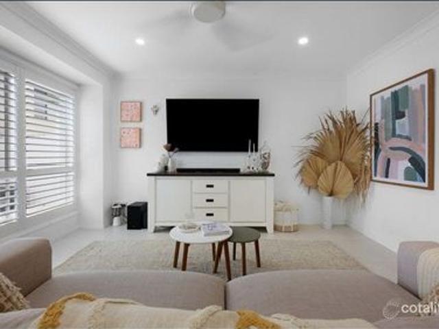 Stylish Family Home with Pool in Prime Arundel Location.