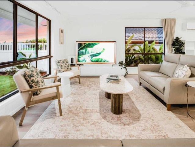 Stylish Family Home with Resort Style Pool