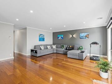 STYLISH FAMILY HOME