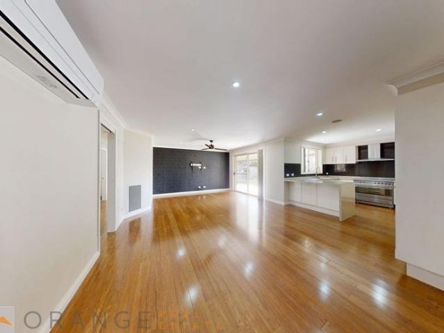 STYLISH FAMILY HOME