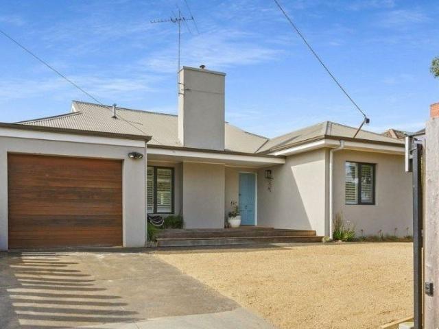 STYLISH FAMILY HOME