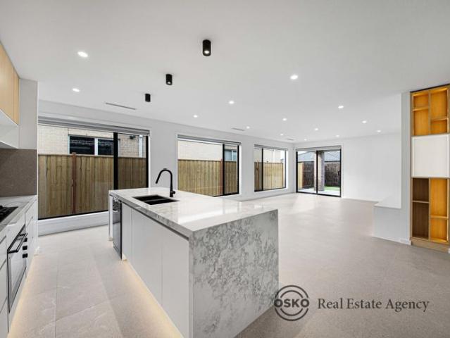 Stylish Family Living in a Convenient Lara Location