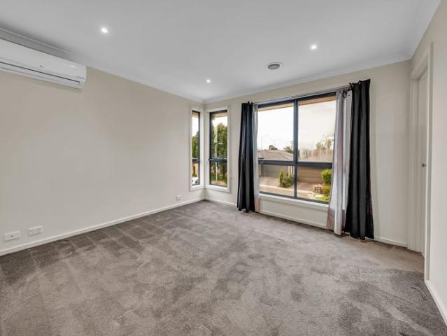 Stylish Family Living in a Desirable Sunshine West Location