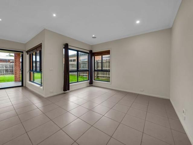 Stylish Family Living in a Desirable Sunshine West Location