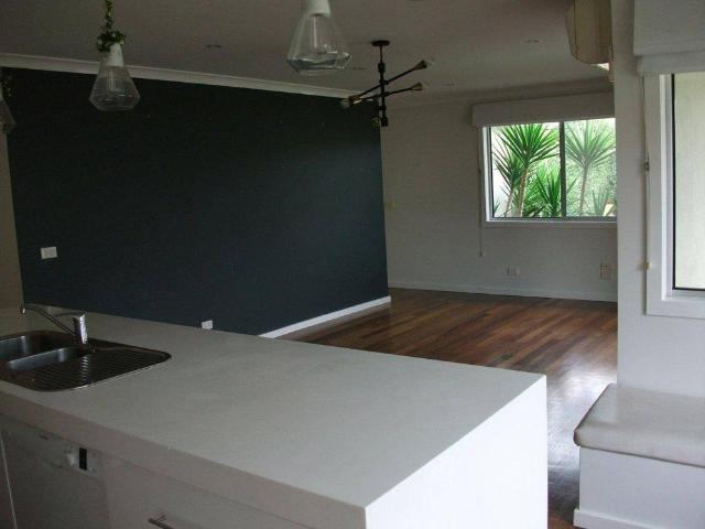 STYLISH FAMILY LIVING IN A PEACEFUL COURT SETTING