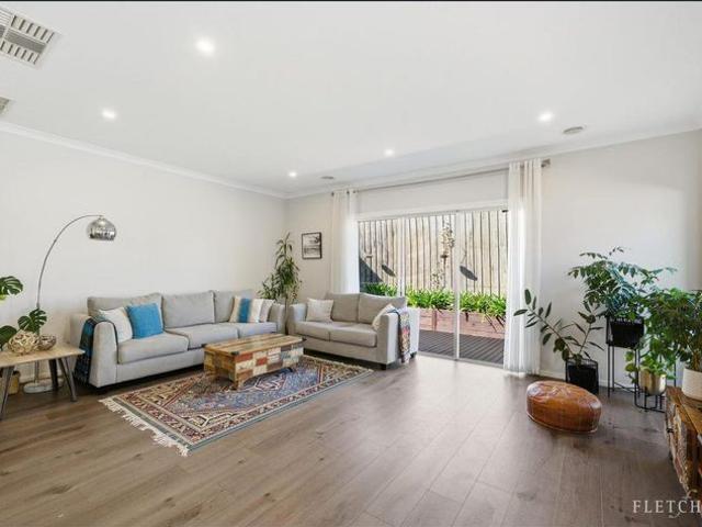 Stylish Family Living in a Private Rear Position