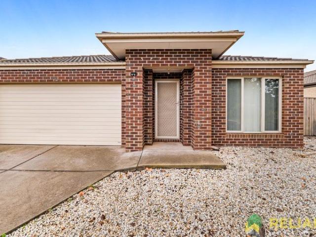 Stylish Family Living in a Prime Brookfield Location!