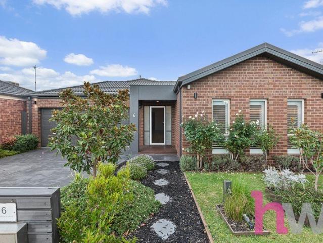 Stylish Family Living in a Prime Leopold Location