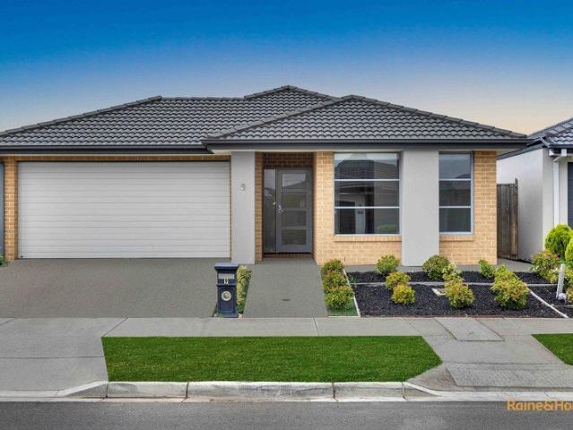 Stylish Family Living in a Prime Location An Opportunity Not to Be Missed!