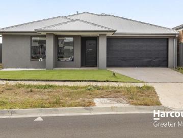 Rockbank, Victoria - Parking, Equipped kitchen